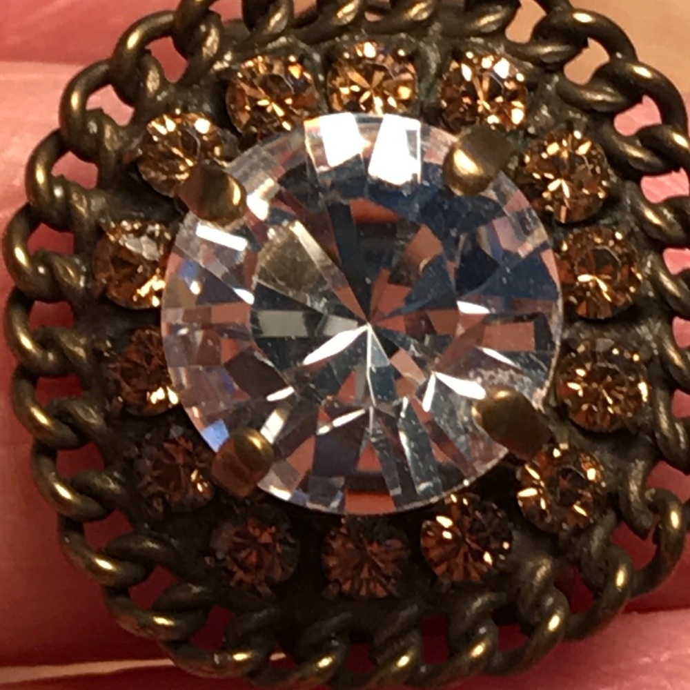 Sorrelli Ring- Gold and Clear- simple and fun!!